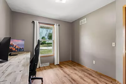 413  Broadmoore Dr, Hartford, WI 53027 - Photo 20