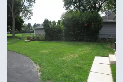 11019 W Park Hill Ave, Wauwatosa, WI 53226 - Photo 16