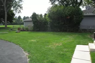 11019 W Park Hill Ave, Wauwatosa, WI 53226 - Photo 16