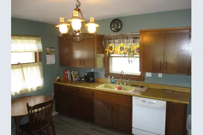 11019 W Park Hill Ave, Wauwatosa, WI 53226 - Photo 12