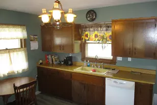 11019 W Park Hill Ave, Wauwatosa, WI 53226 - Photo 12