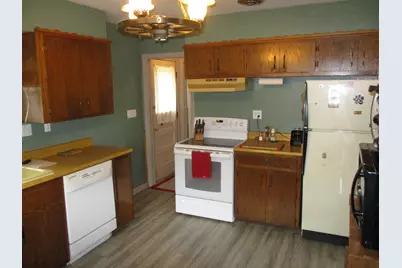 11019 W Park Hill Ave, Wauwatosa, WI 53226 - Photo 2