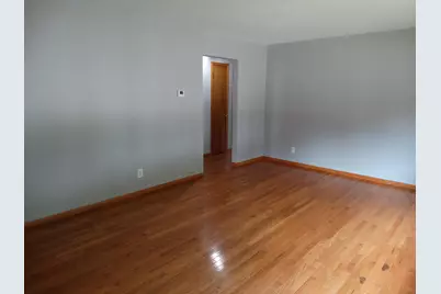 5031 S 26th St, Milwaukee, WI 53221 - Photo 8