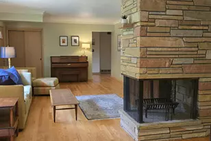 5617 W Jackson Park Dr, Milwaukee, WI 53219 - Photo 8