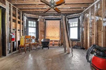 3911 W Roberts St, Milwaukee, WI 53208 - Photo 6