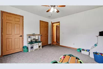 W8249  Woodview Dr, Onalaska, WI 54650 - Photo 18