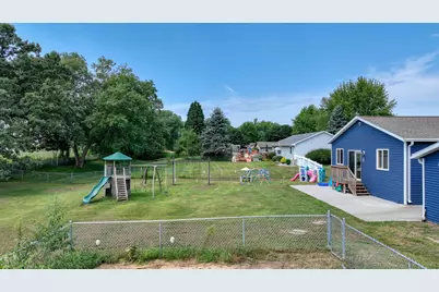 W8249  Woodview Dr, Onalaska, WI 54650 - Photo 32