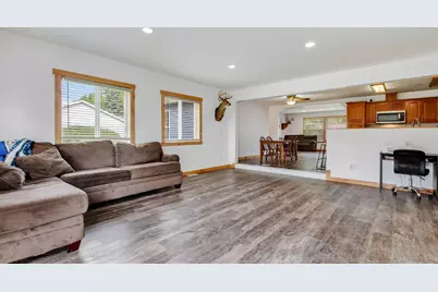 W8249  Woodview Dr, Onalaska, WI 54650 - Photo 6