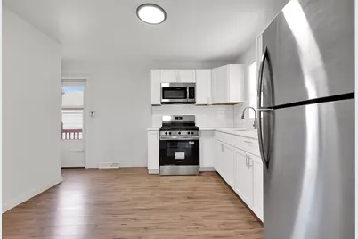 8208 W Keefe Ave, Milwaukee, WI 53222 - Photo 14
