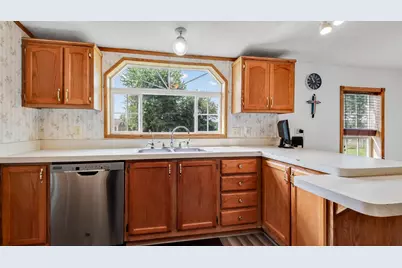 W8241  Woodview Dr, Onalaska, WI 54650 - Photo 4
