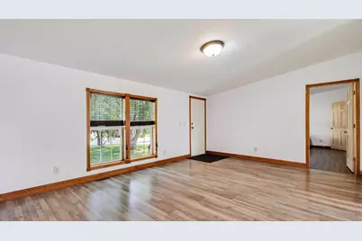 W8241  Woodview Dr, Onalaska, WI 54650 - Photo 8