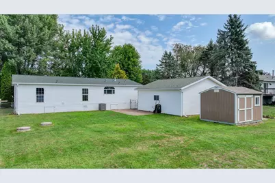 W8241  Woodview Dr, Onalaska, WI 54650 - Photo 24
