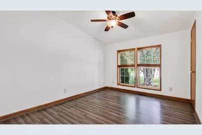W8241  Woodview Dr, Onalaska, WI 54650 - Photo 18