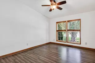 W8241 Woodview Dr, Onalaska, WI 54650 - Photo 18