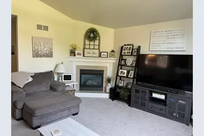 608  Fairfield Way, Waukesha, WI 53188 - Photo 8