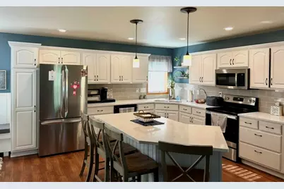 608  Fairfield Way, Waukesha, WI 53188 - Photo 6
