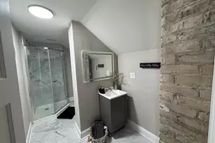 3716 W Branting Ln, Milwaukee, WI 53215 - Photo 10