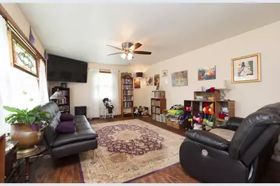 453  Grove St, Mayville, WI 53050 - Photo 2