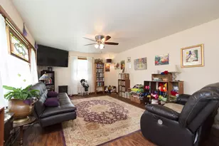 453 Grove St, Mayville, WI 53050 - Photo 2