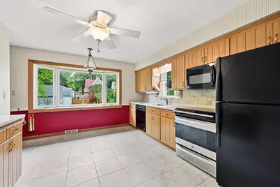 2205 N 71st St, Wauwatosa, WI 53213 - Photo 12