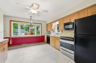 2205 N 71st St, Wauwatosa, WI 53213 - Photo 12