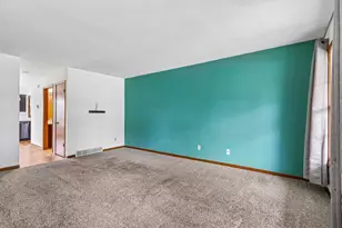 2070 Cliff-Alex Ct, Waukesha, WI 53189 - Photo 8