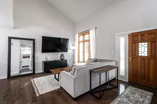 10541 W Pine Ridge Rd, Greenfield, WI 53228 - Photo 6
