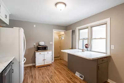 110 S Highland Ave, Thiensville, WI 53092 - Photo 8