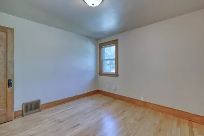 2225  S 82nd St, West Allis, WI 53219 - Photo 14