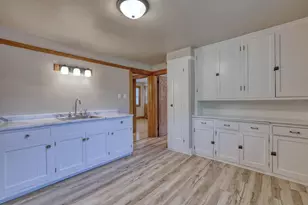 2225 S 82nd St, West Allis, WI 53219 - Photo 8