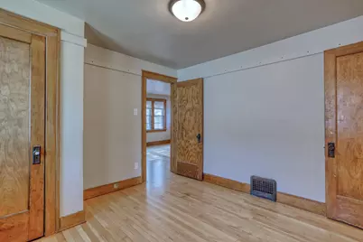 2225  S 82nd St, West Allis, WI 53219 - Photo 12