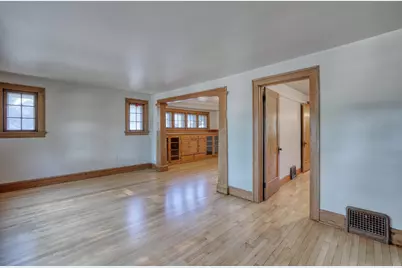 2225  S 82nd St, West Allis, WI 53219 - Photo 4