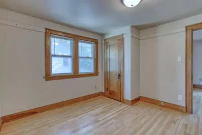 2225  S 82nd St, West Allis, WI 53219 - Photo 10