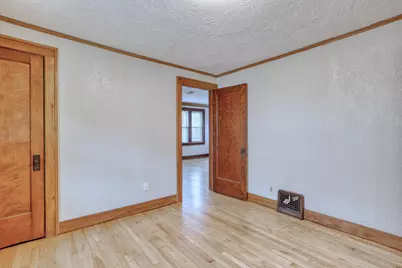 2225  S 82nd St, West Allis, WI 53219 - Photo 24
