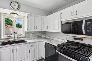 2935 S 93rd St, West Allis, WI 53227 - Photo 16