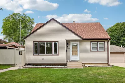 2935 S 93rd St, West Allis, WI 53227 - Photo 2