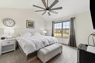 1409 E Pinecrest Ln, Elkhorn, WI 53121 - Photo 6