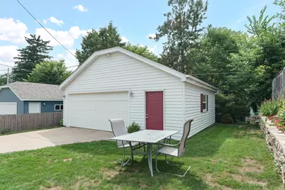 1329 N 70th St, Wauwatosa, WI 53213 - Photo 26