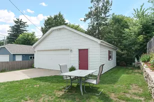 1329 N 70th St, Wauwatosa, WI 53213 - Photo 26