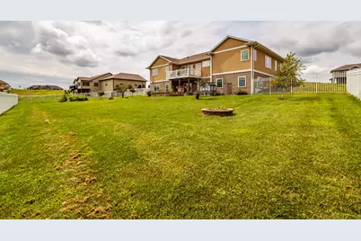 W3822  Highland Dr, Greenfield, WI 54601 - Photo 40
