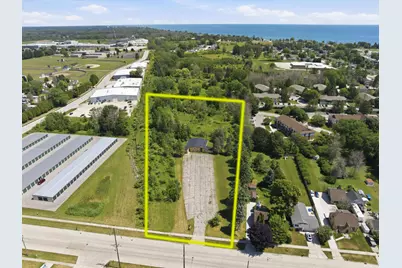 1801  Johnston Dr, Manitowoc, WI 54220 - Photo 6