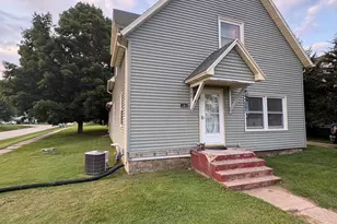 104 E Harrison St, Viola, WI 54664 - Photo 2