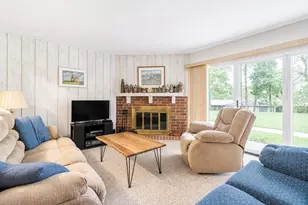 7 Zurich Ct, Geneva, WI 53147 - Photo 2