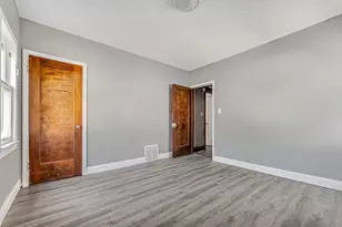 2828 N 49th St, Milwaukee, WI 53210 - Photo 8