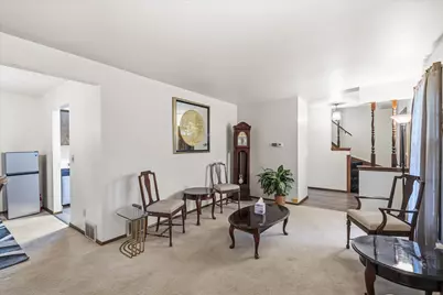 2517 W Chestnut Rd, Mequon, WI 53092 - Photo 6