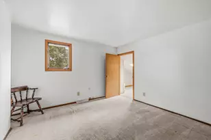 2517 W Chestnut Rd, Mequon, WI 53092 - Photo 32