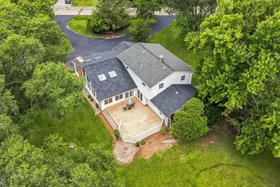 2517 W Chestnut Rd, Mequon, WI 53092 - Photo 2