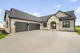 4475 Blake Ct, Richfield, WI 53017 - Photo 2