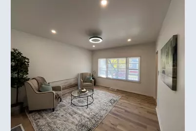 128 E Lloyd St, Milwaukee, WI 53212 - Photo 2