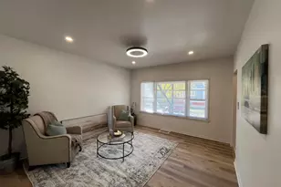 128 E Lloyd St, Milwaukee, WI 53212 - Photo 2